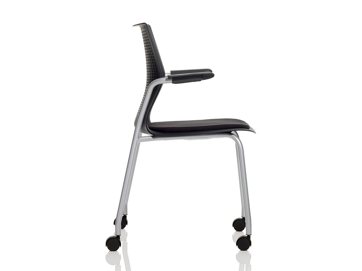 Knoll Office MultiGeneration Chair / ノルオフィス マルチジェネレーション チェア
スタッキングベース 固定肘 キャスター脚 （チェア・椅子 > オフィスチェア・デスクチェア） 45