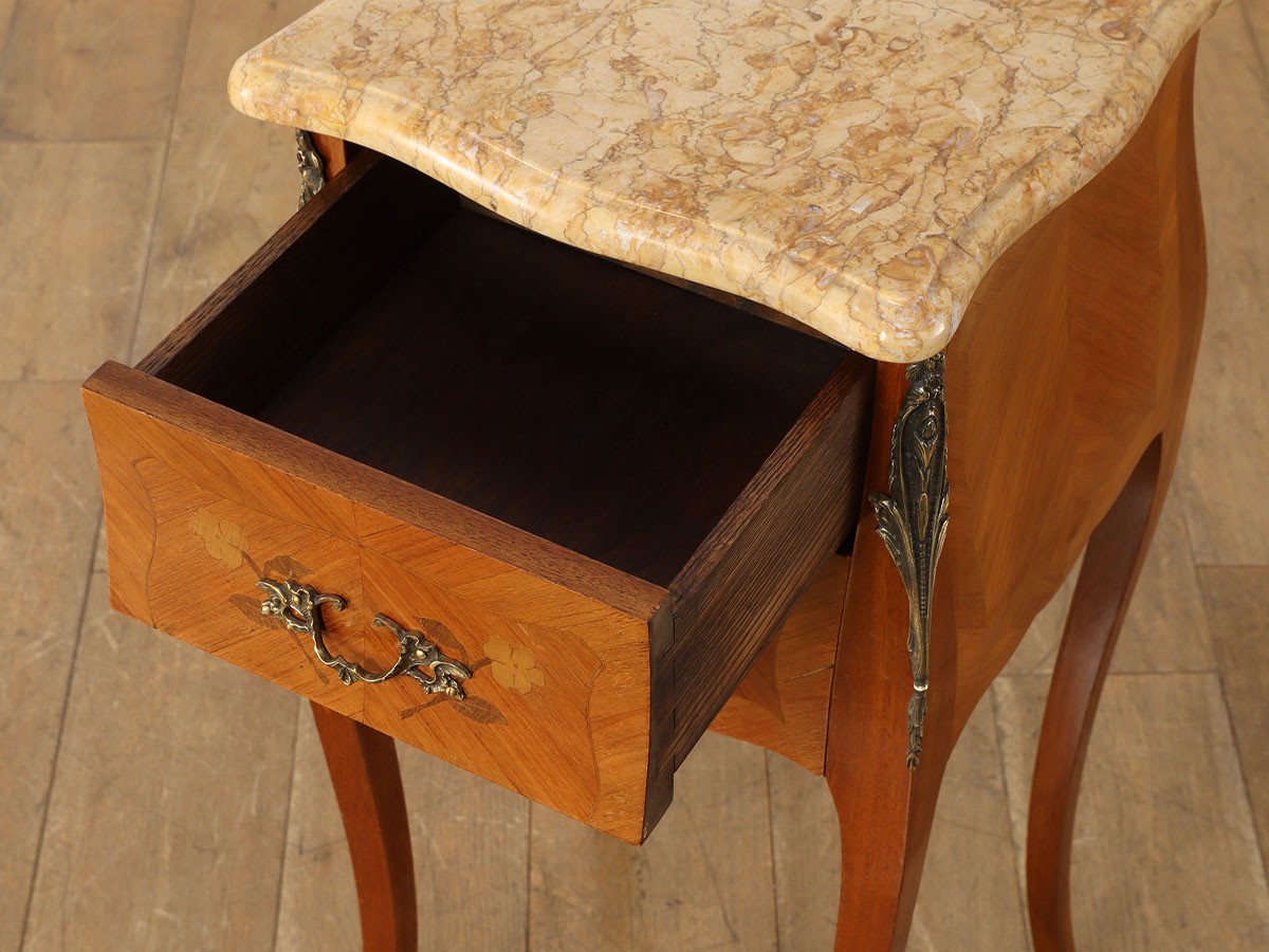 Lloyd's Antiques Real Antique
Marble Top French Chest Of Drawers / ロイズ・アンティークス フランスアンティーク家具
マーブルトップフレンチチェスト （収納家具 > チェスト・箪笥） 14