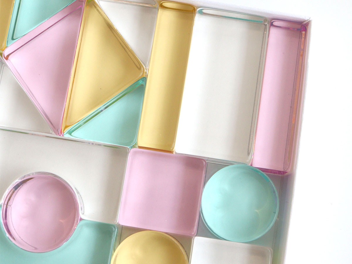 Lumiere Cubes Feerie / ルミエール キューブ フェリ
アクリル積み木 26ピース （キッズ家具・ベビー用品 > おもちゃ・玩具） 12