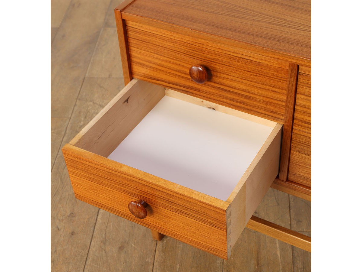 Lloyd's Antiques Real Antique
Small Chest Of Drawers / ロイズ・アンティークス スウェーデンアンティーク家具
スモールチェスト QR008527 （収納家具 > チェスト・箪笥） 10