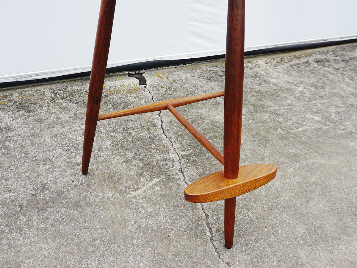 RE : Store Fixture UNITED ARROWS LTD. George Nakashima Mira Chair