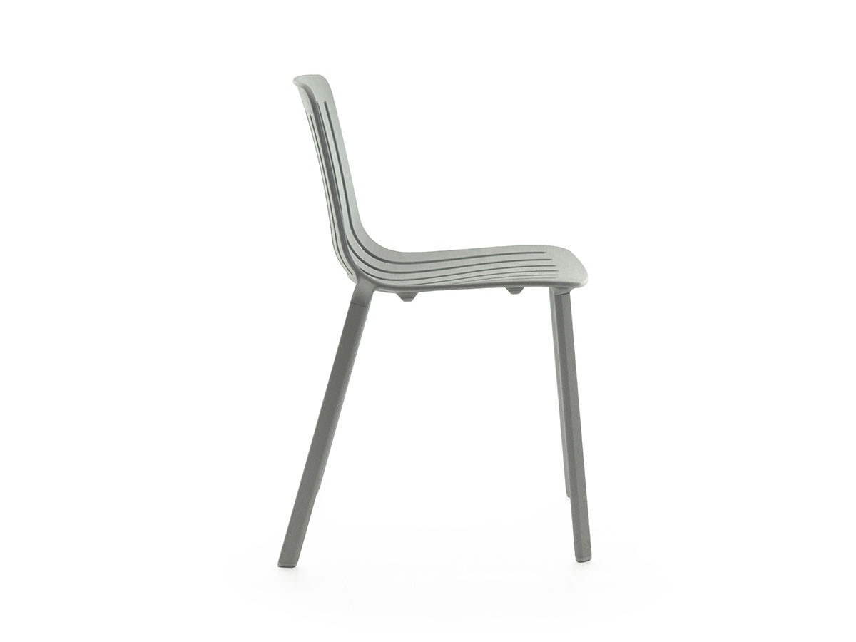 PLATO STACKING CHAIR 43