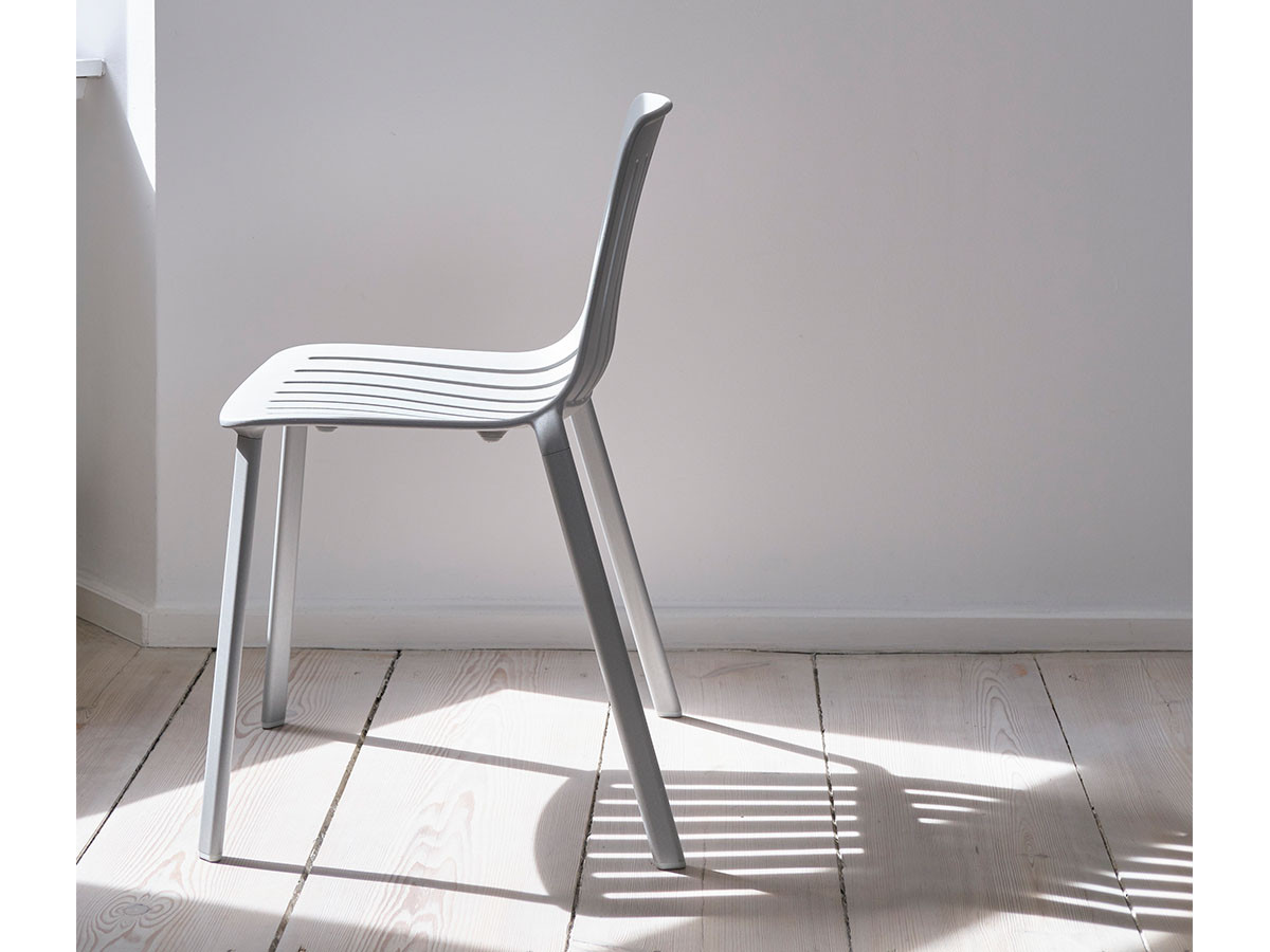 PLATO STACKING CHAIR 26