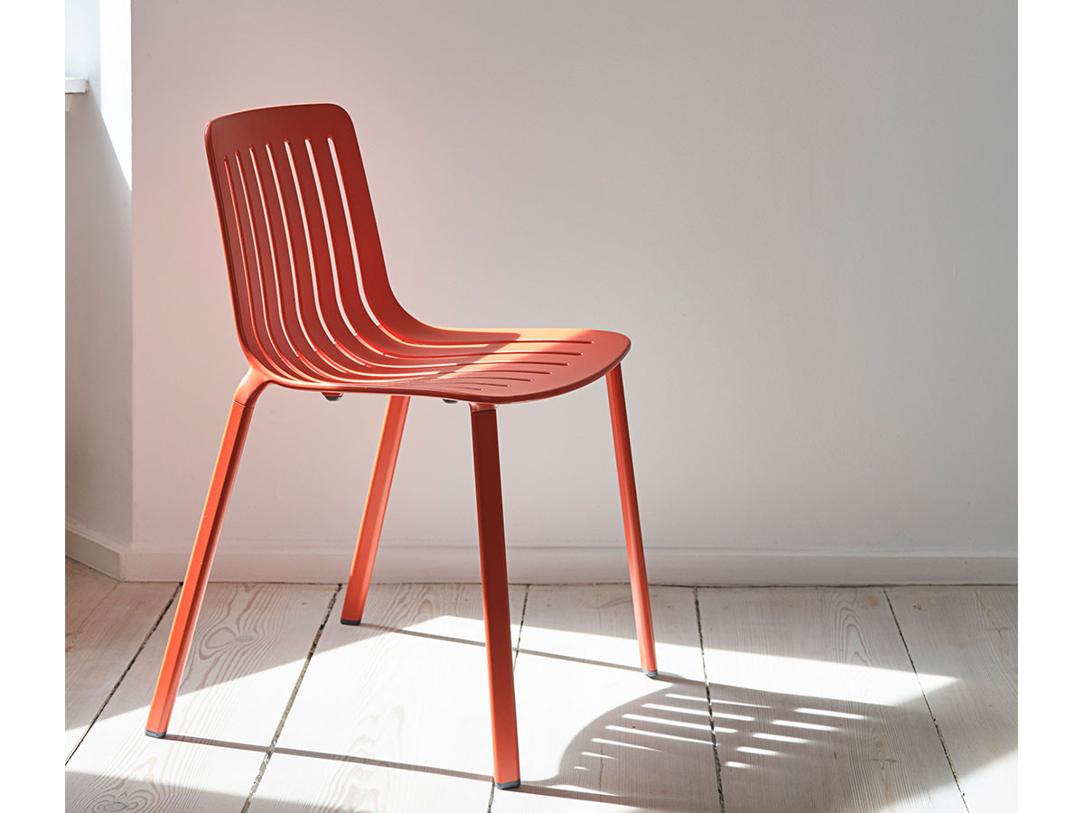 PLATO STACKING CHAIR 30