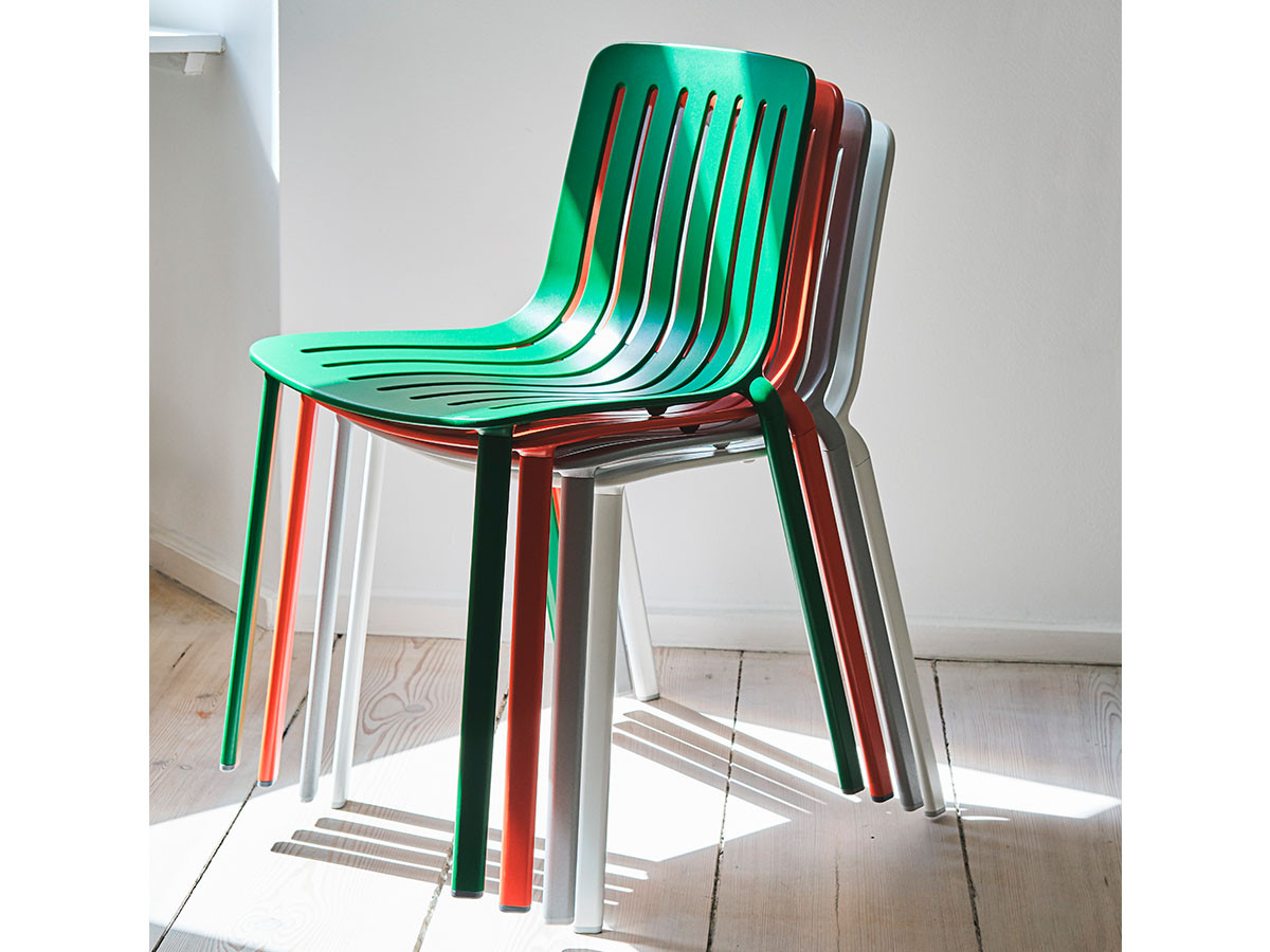 PLATO STACKING CHAIR 21