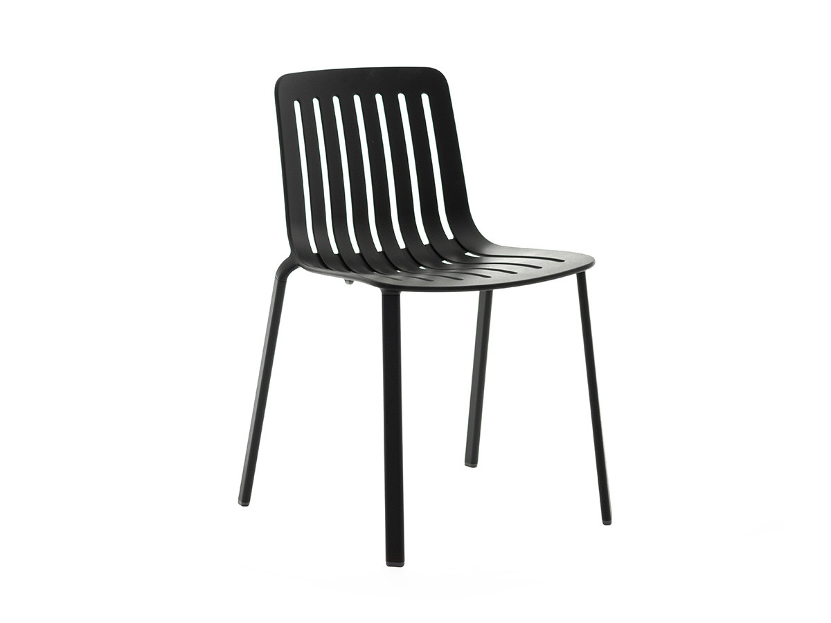 PLATO STACKING CHAIR 2