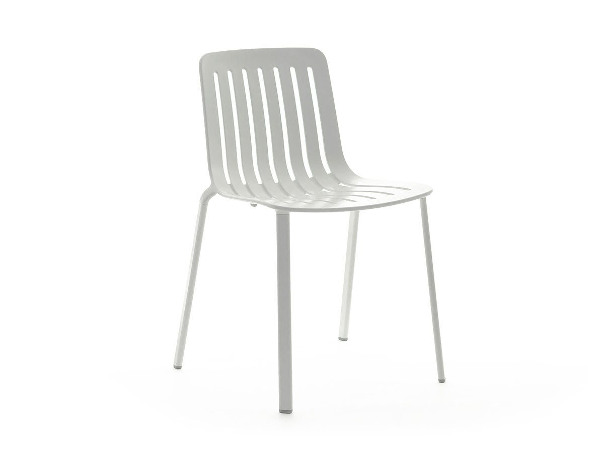 PLATO STACKING CHAIR 1