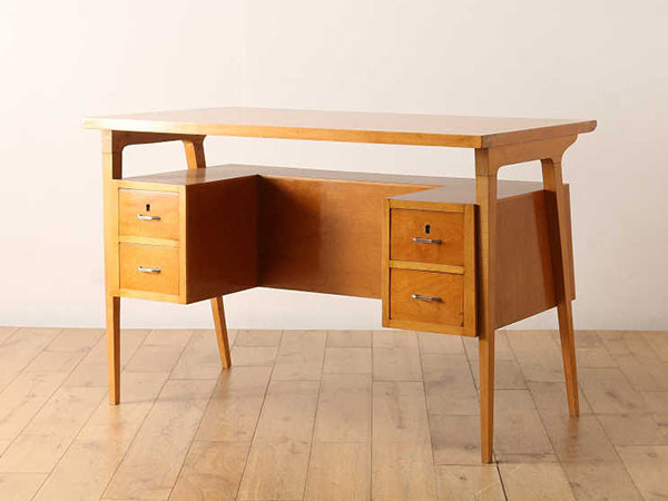 Lloyd's Antiques Real Antique
Desk / ロイズ・アンティークス イタリアアンティーク家具
デスク （デスク・机 > デスク・パソコンデスク・袖机） 1