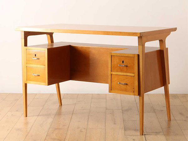 Lloyd's Antiques Real Antique
Desk / ロイズ・アンティークス イタリアアンティーク家具
デスク （デスク・机 > デスク・パソコンデスク・袖机） 4
