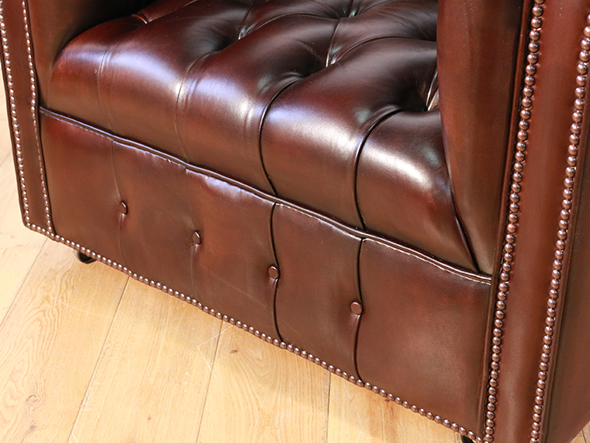 Reproduction Series
Chesterfield Chair Buttan Seat 9
