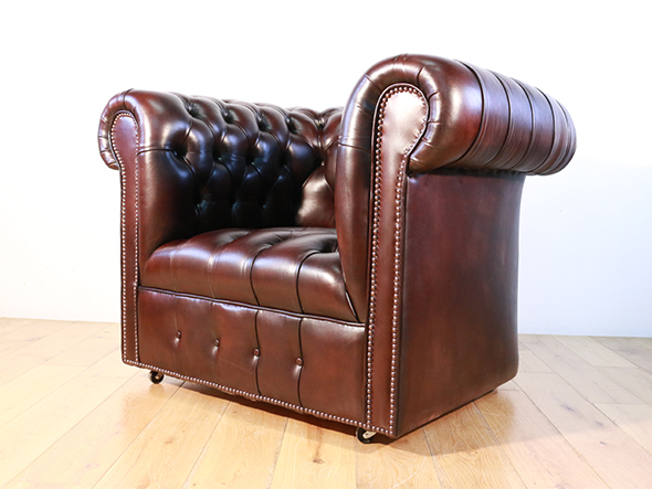 Lloyd's Antiques Reproduction Series
Chesterfield Chair Buttan Seat / ロイズ・アンティークス リプロダクションシリーズ
チェスターフィールドチェア ボタンシート（タバコ） （ソファ > 一人掛けソファ） 3