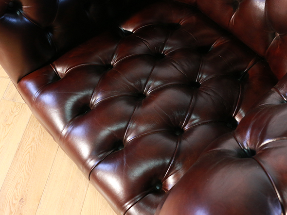 Reproduction Series
Chesterfield Chair Buttan Seat 6