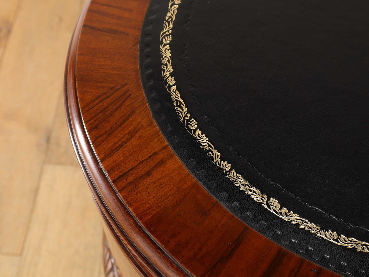 Lloyd's Antiques Real Antique
Leather Top Kidney Desk / ロイズ・アンティークス 英国アンティーク家具
レザートップ キドニーデスク （デスク・机 > デスク・パソコンデスク・袖机） 9