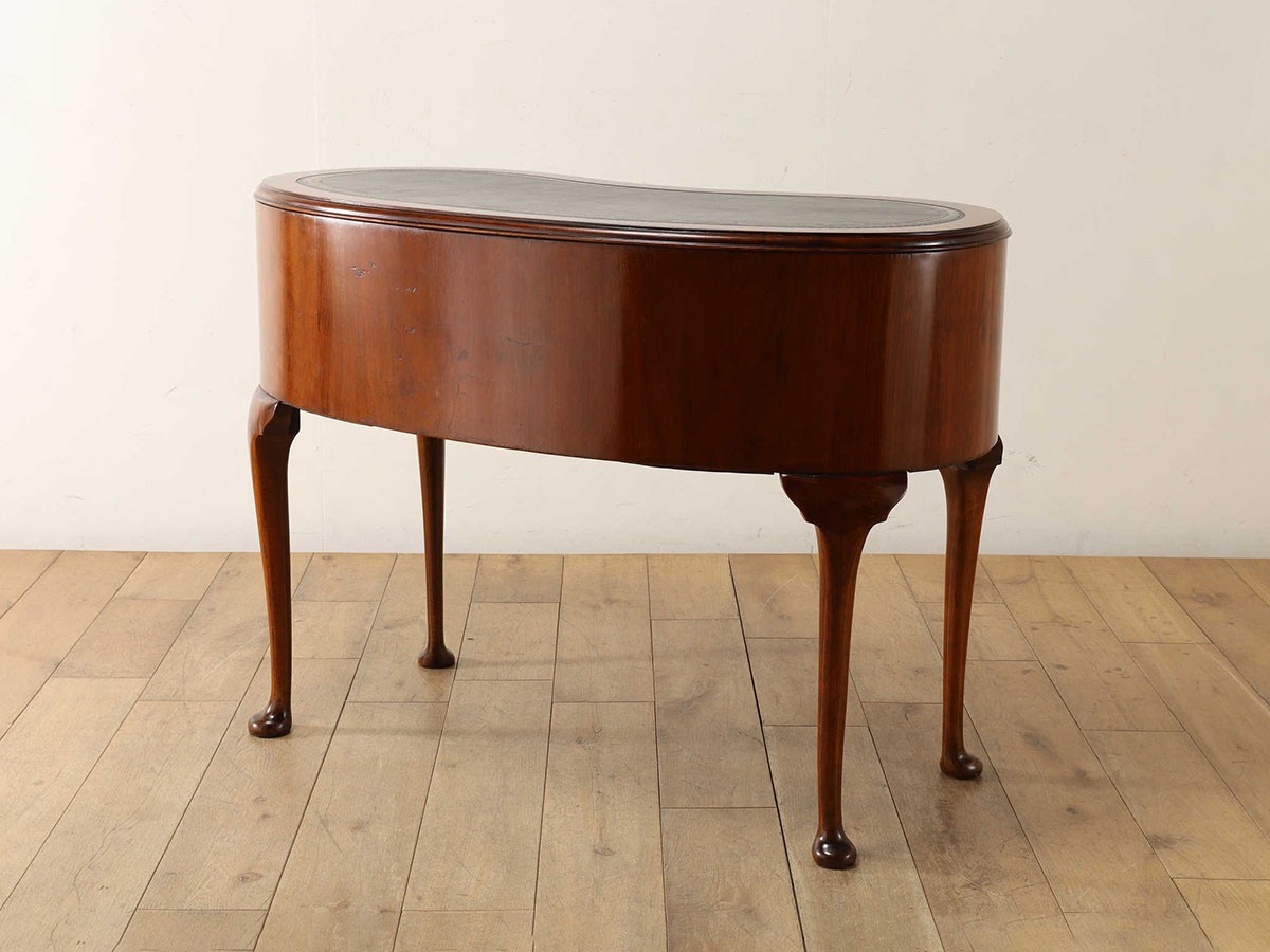 Lloyd's Antiques Real Antique
Leather Top Kidney Desk / ロイズ・アンティークス 英国アンティーク家具
レザートップ キドニーデスク （デスク・机 > デスク・パソコンデスク・袖机） 8