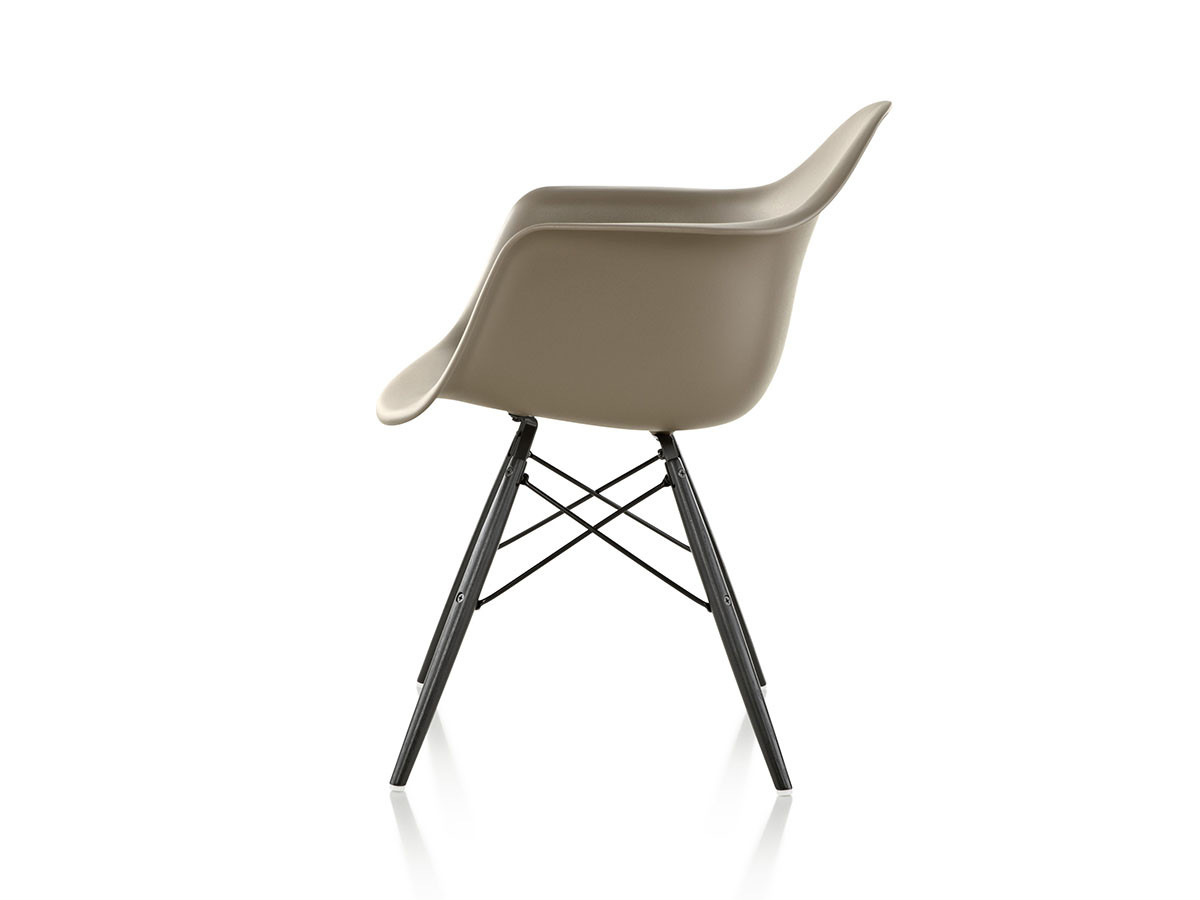 Eames Molded Plastic Arm Shell Chair 16