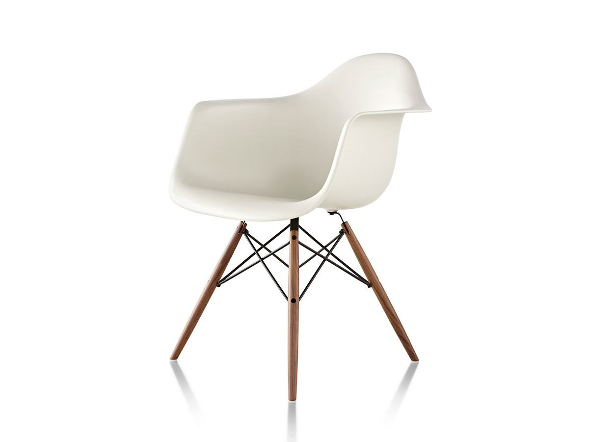 Eames Molded Plastic Arm Shell Chair 1