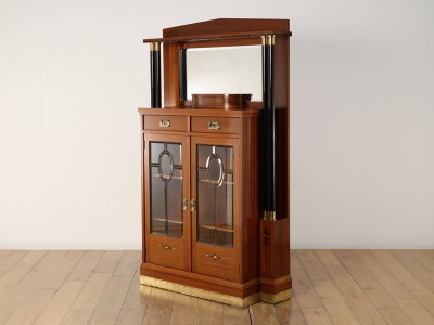 Lloyd's Antiques / ロイズ・アンティークスのショーケース・飾り棚