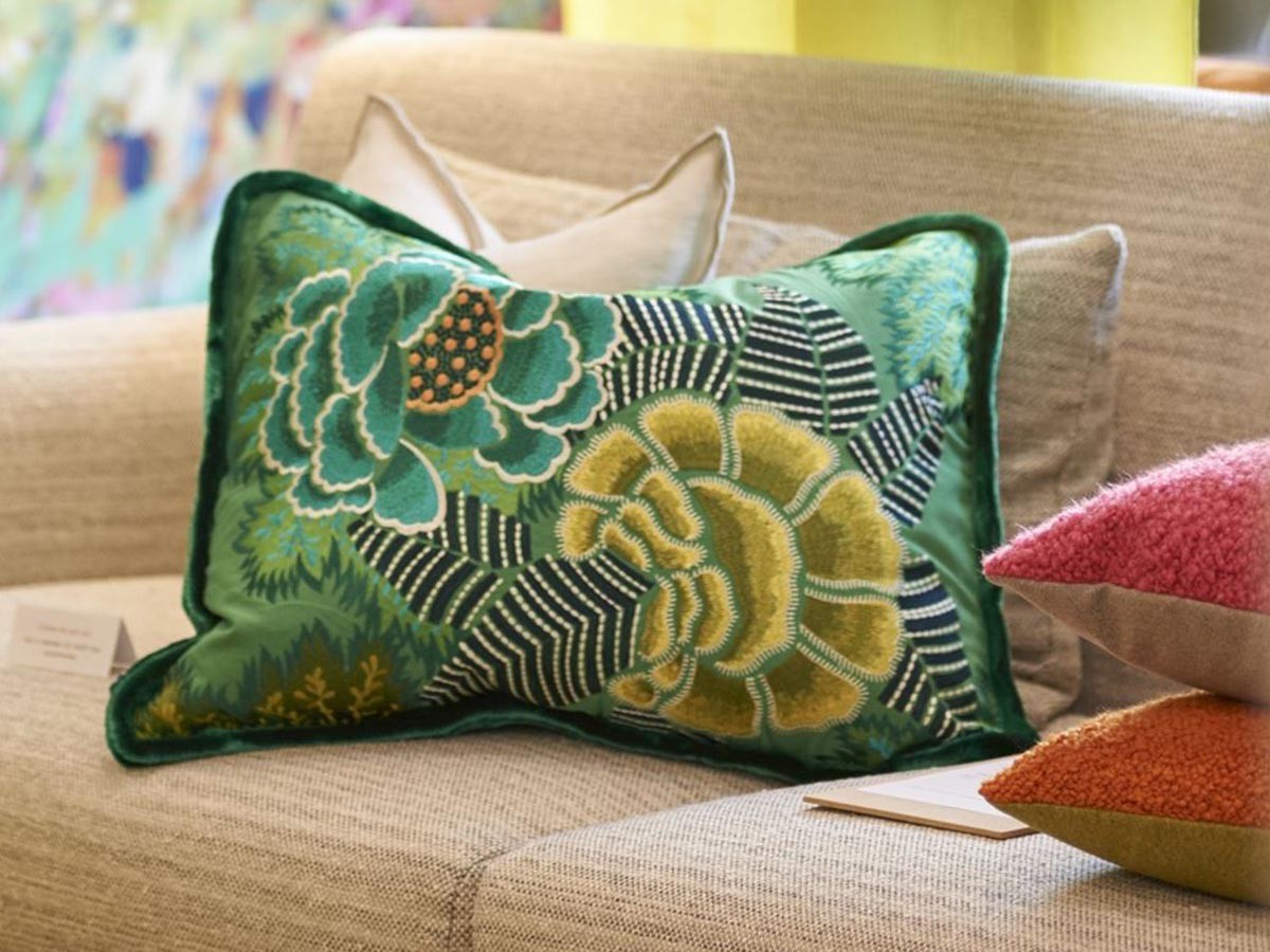 DESIGNERS GUILD Rose de Damas Embroidered Cushion / デザイナーズギルド ローズ ド ダマス エンブロイダード クッション 60 × 45cm （クッション > クッション・クッションカバー） 6