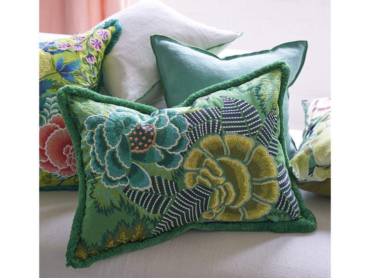 DESIGNERS GUILD Rose de Damas Embroidered Cushion / デザイナーズギルド ローズ ド ダマス エンブロイダード クッション 60 × 45cm （クッション > クッション・クッションカバー） 4