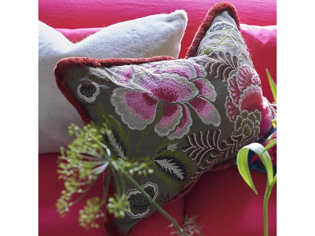 DESIGNERS GUILD Rose de Damas Embroidered Cushion / デザイナーズギルド ローズ ド ダマス エンブロイダード クッション 60 × 45cm （クッション > クッション・クッションカバー） 12