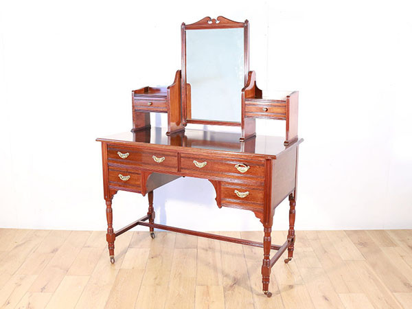 Lloyd's Antiques Real Antique
Dresser / ロイズ・アンティークス 英国アンティーク家具
ドレッサー （ミラー・ドレッサー > ドレッサー・鏡台） 1