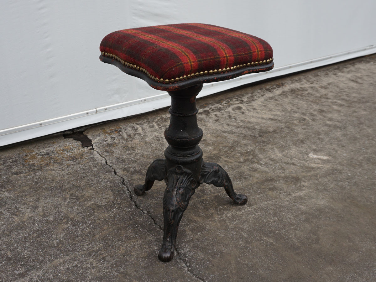 RE : Store Fixture UNITED ARROWS LTD. Piano Stool With Cast Iron Leg / リ ストア フィクスチャー ユナイテッドアローズ ピアノスツール キャストアイアンレッグ（昇降なし） （チェア・椅子 > スツール） 3