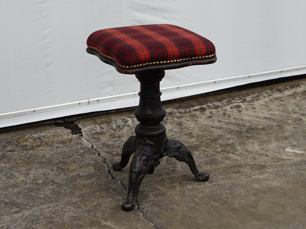 RE : Store Fixture UNITED ARROWS LTD. Piano Stool With Cast Iron Leg / リ ストア フィクスチャー ユナイテッドアローズ ピアノスツール キャストアイアンレッグ（昇降なし） （チェア・椅子 > スツール） 2