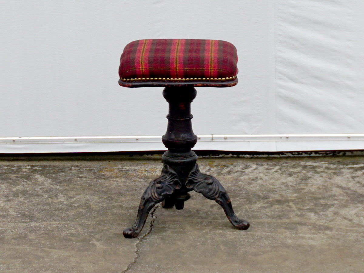 RE : Store Fixture UNITED ARROWS LTD. Piano Stool With Cast Iron Leg / リ ストア フィクスチャー ユナイテッドアローズ ピアノスツール キャストアイアンレッグ（昇降なし） （チェア・椅子 > スツール） 1