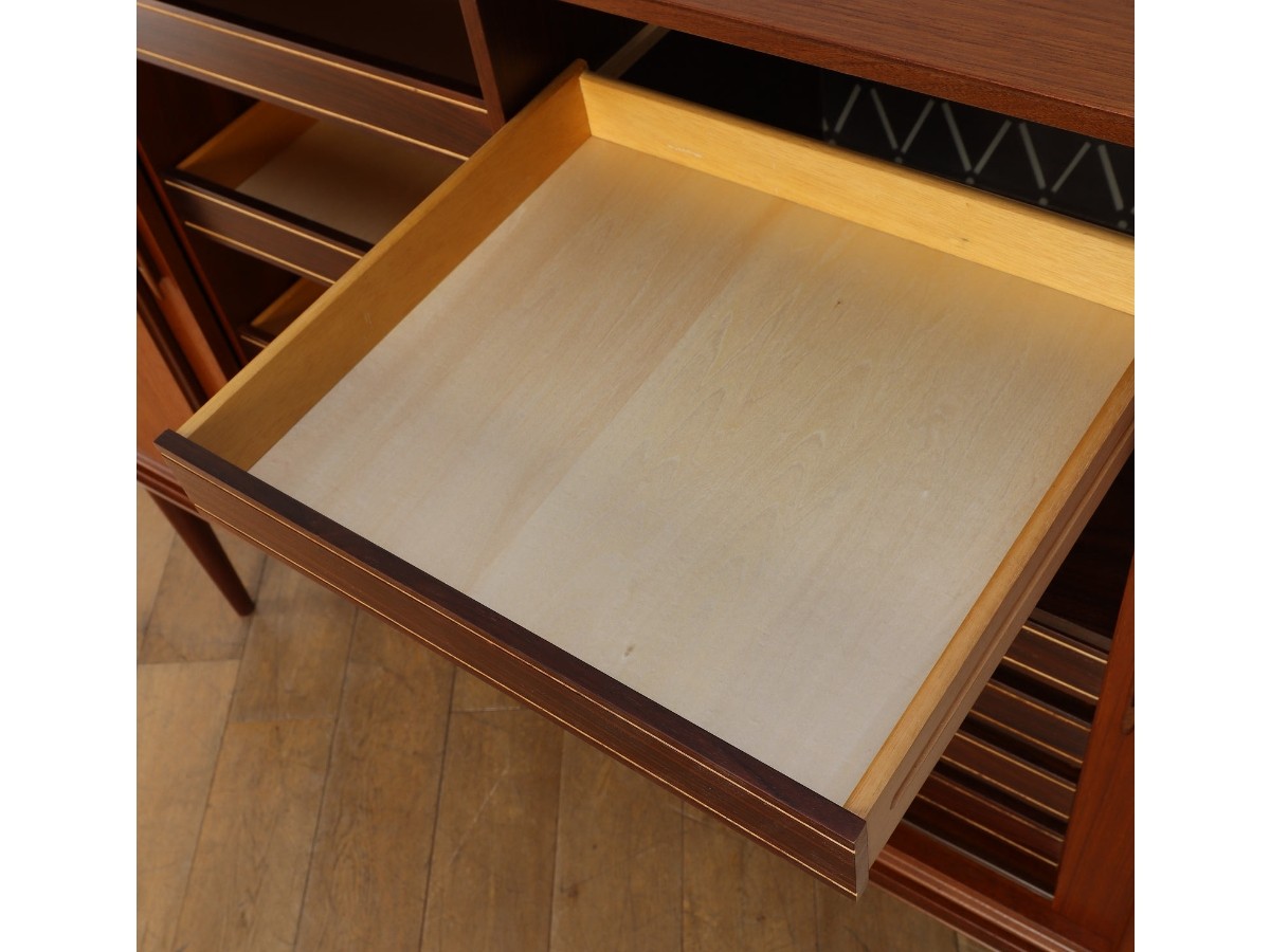 Lloyd's Antiques Real Antique
Sideboard / ロイズ・アンティークス デンマークアンティーク家具
サイドボード QM008008 （収納家具 > サイドボード・リビングボード） 20