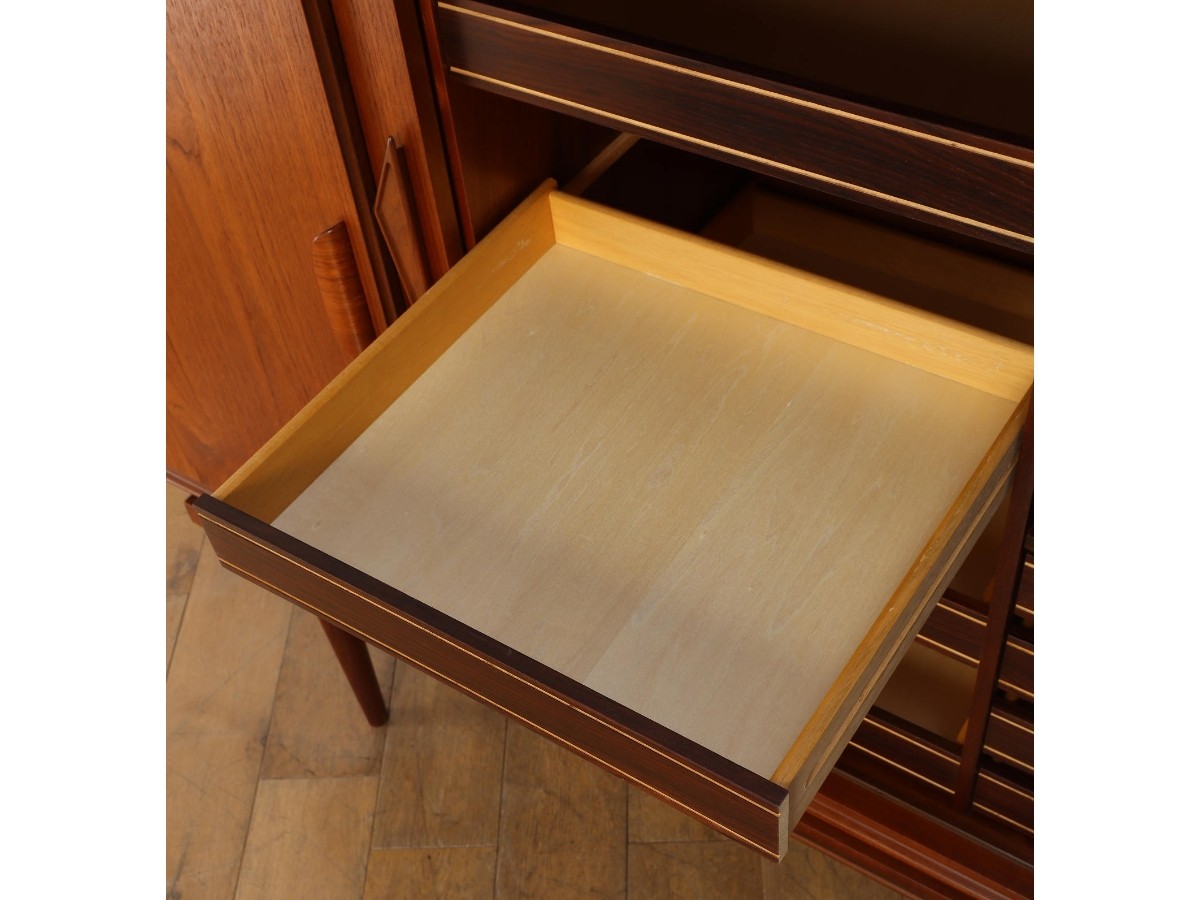 Lloyd's Antiques Real Antique
Sideboard / ロイズ・アンティークス デンマークアンティーク家具
サイドボード QM008008 （収納家具 > サイドボード・リビングボード） 17