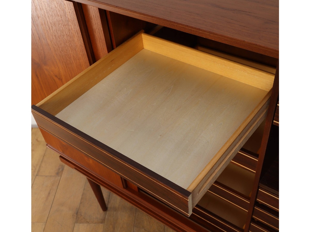 Lloyd's Antiques Real Antique
Sideboard / ロイズ・アンティークス デンマークアンティーク家具
サイドボード QM008008 （収納家具 > サイドボード・リビングボード） 16