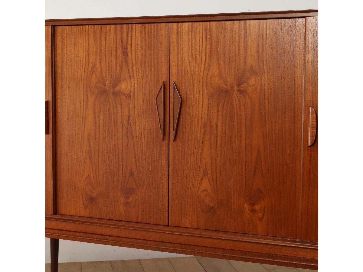 Lloyd's Antiques Real Antique
Sideboard / ロイズ・アンティークス デンマークアンティーク家具
サイドボード QM008008 （収納家具 > サイドボード・リビングボード） 11