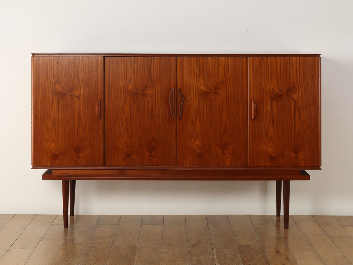Lloyd's Antiques Real Antique
Sideboard / ロイズ・アンティークス デンマークアンティーク家具
サイドボード QM008008 （収納家具 > サイドボード・リビングボード） 2