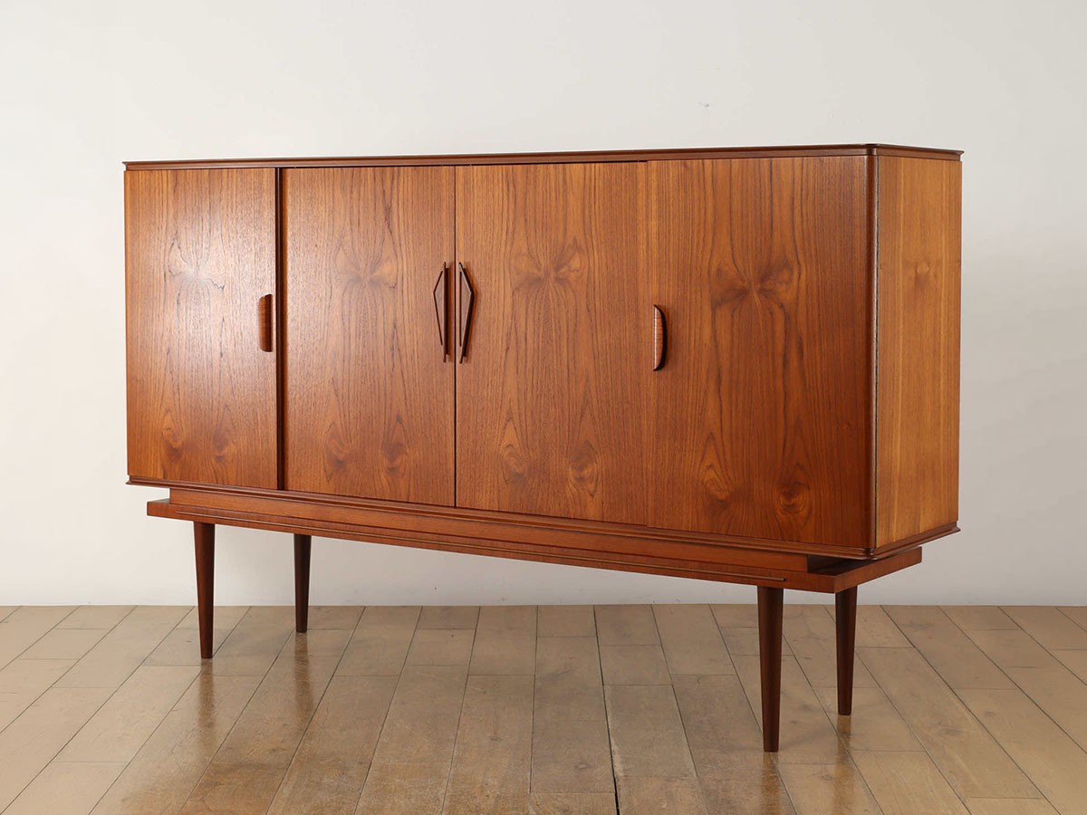 Lloyd's Antiques Real Antique
Sideboard / ロイズ・アンティークス デンマークアンティーク家具
サイドボード QM008008 （収納家具 > サイドボード・リビングボード） 4