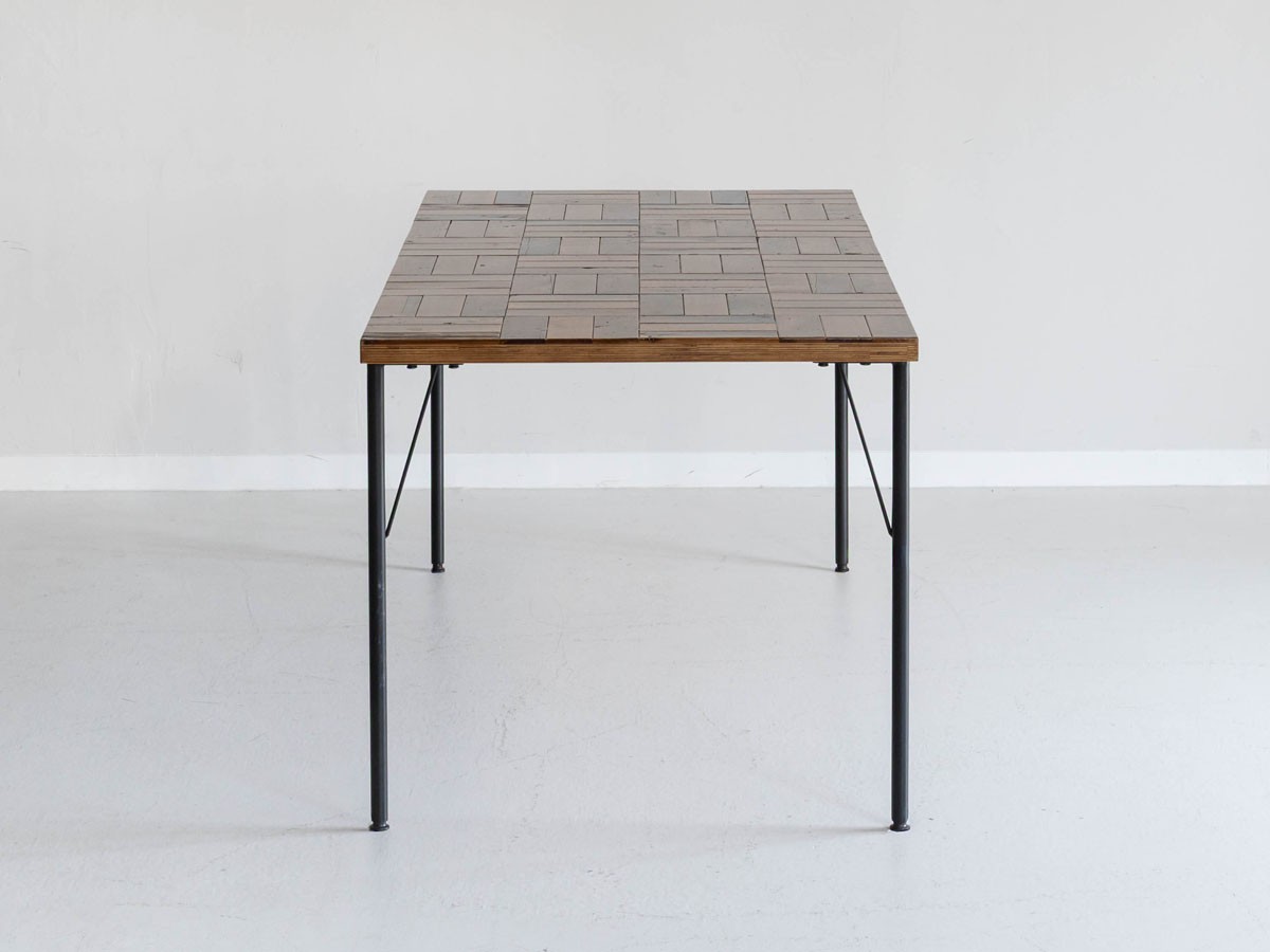 Knot antiques MATERIA DINING TABLE / ノットアンティークス マテリア ダイニングテーブル
チェス柄天板 + No.2脚（丸脚） （テーブル > ダイニングテーブル） 23