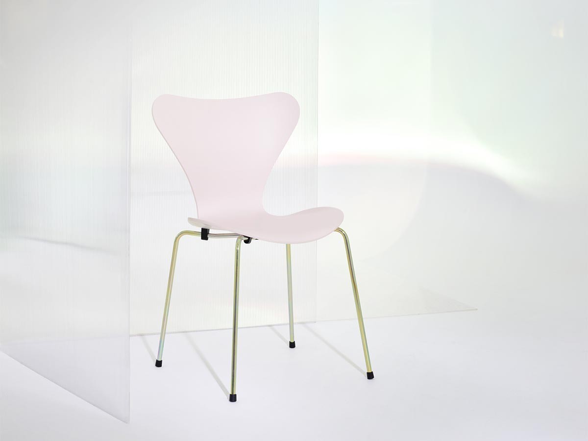 FRITZ HANSEN Right Now Delivery
SERIES 7
7:14 AM COLOUR EDITION / フリッツ・ハンセン セブンチェア 3107
7:14 AM カラーエディション(7:14 AM ピンク) (チェア・椅子 > ダイニングチェア) 1