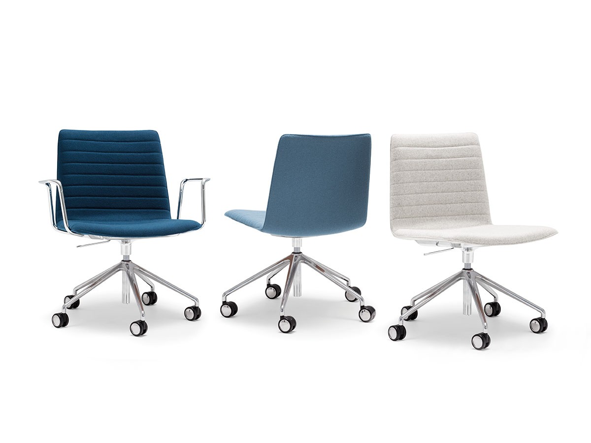 Andreu World Flex Corporate Chair
Fully Upholstered Shell / アンドリュー・ワールド フレックス コーポレート SI1657
チェア キャスターベース アルミニウム製（フルパッド） （チェア・椅子 > オフィスチェア・デスクチェア） 5
