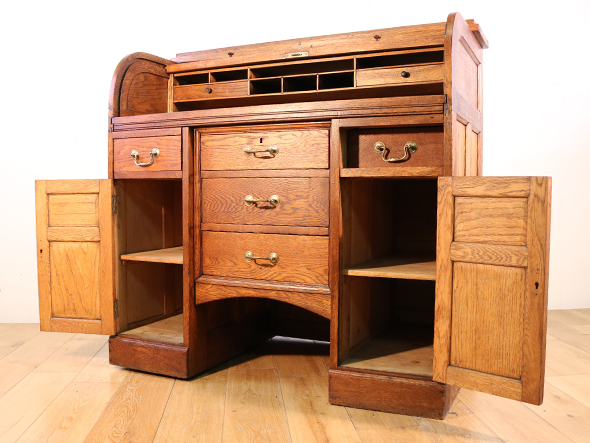 ‎Real Antique
Roll Top Desk 3
