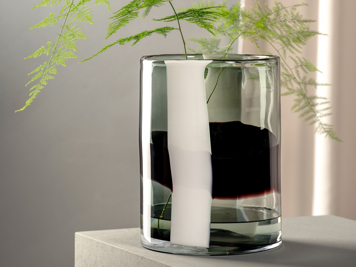 LEONARDO BANDA NERA Vase