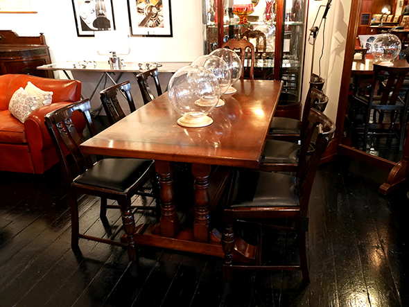 Lloyd's Antiques Reproduction Series
Big Oak Dining Table / ロイズ・アンティークス リプロダクションシリーズ
ビッグオーク ダイニングテーブル 幅180cm（ツインピラー） （テーブル > ダイニングテーブル） 12