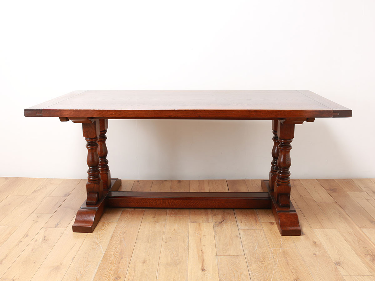 Lloyd's Antiques Reproduction Series
Big Oak Dining Table / ロイズ・アンティークス リプロダクションシリーズ
ビッグオーク ダイニングテーブル 幅180cm（ツインピラー） （テーブル > ダイニングテーブル） 1