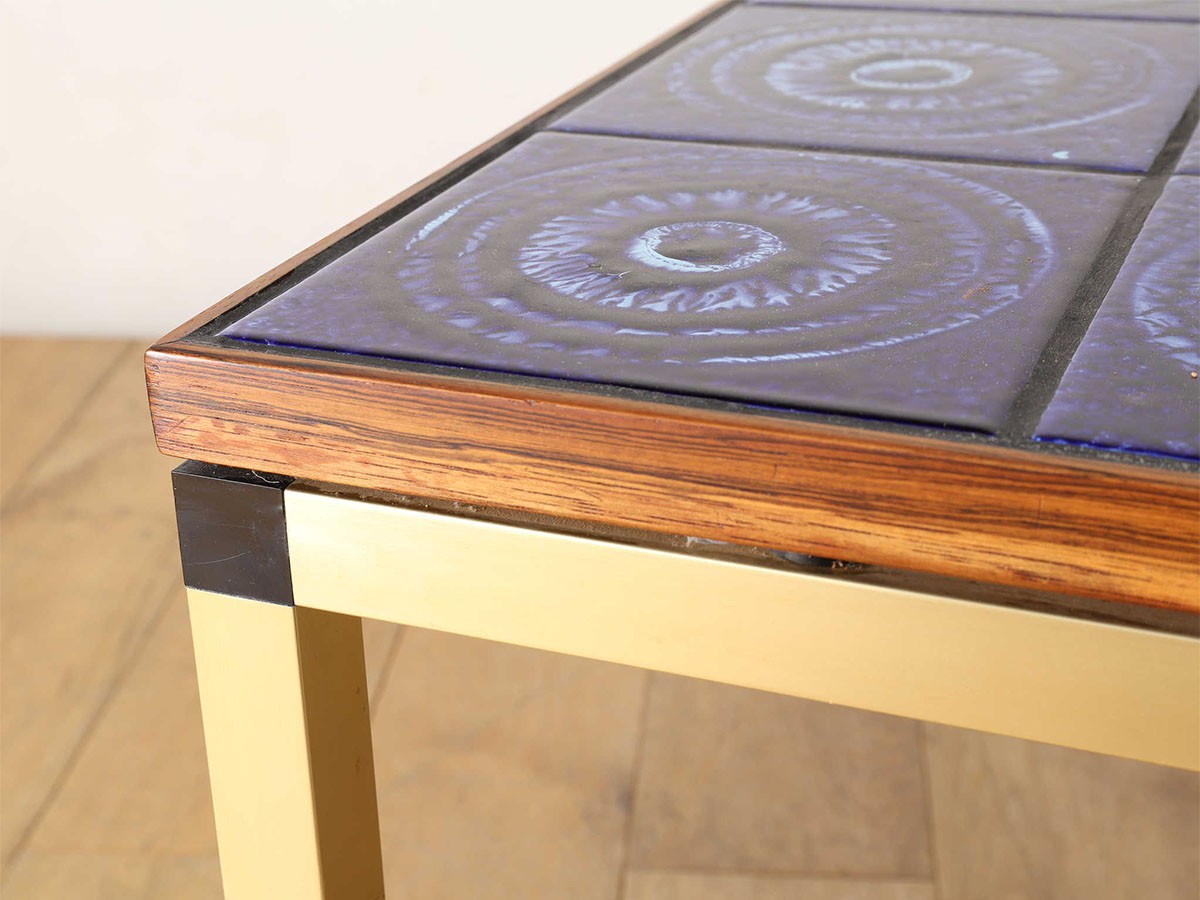 Lloyd's Antiques Real Antique
Tile Top Coffee Table / ロイズ・アンティークス デンマークアンティーク家具
タイルトップコーヒーテーブル QL008303 （テーブル > ローテーブル・リビングテーブル・座卓） 10