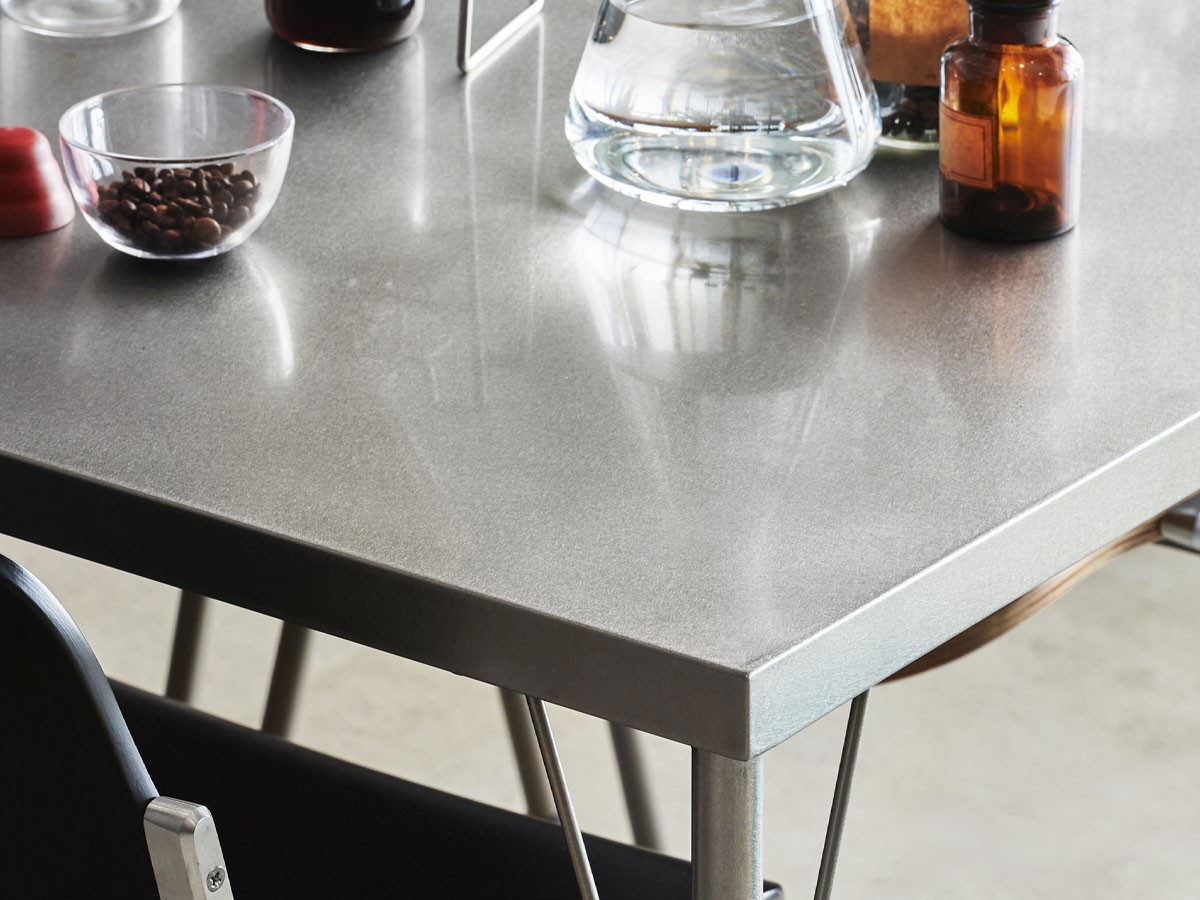 Knot antiques MATERIA DINING TABLE / ノットアンティークス マテリア ダイニングテーブル
ステンレス天板 + No.2脚（丸脚） （テーブル > ダイニングテーブル） 10