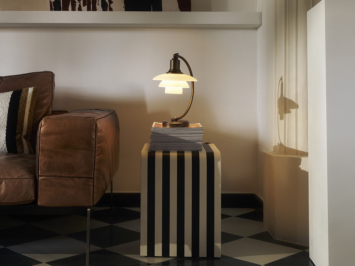 Louis Poulsen PH 2/2 Luna Aged Brass Opal Table / ルイスポールセン PH 2/2 ルナ エイジド・ブラス オパール テーブル （ライト・照明 > テーブルランプ） 10