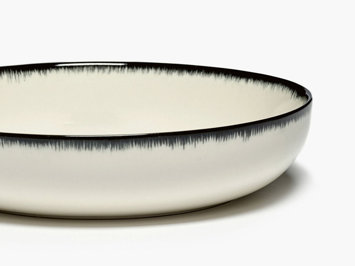 DE by ANN DEMEULEMEESTER
High Plate 18.5cm White/Black Variation A / デー バイ アン・ドゥムルメステール
ハイプレート 18.5cm ホワイト/ブラック バリエーション A （食器・テーブルウェア > お椀・ボウル） 3