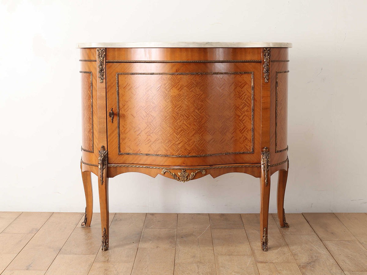 Lloyd's Antiques Real Antique
Italian Sideboard / ロイズ・アンティークス イタリアアンティーク家具
イタリアンサイドボード QC006015 （収納家具 > サイドボード・リビングボード） 2