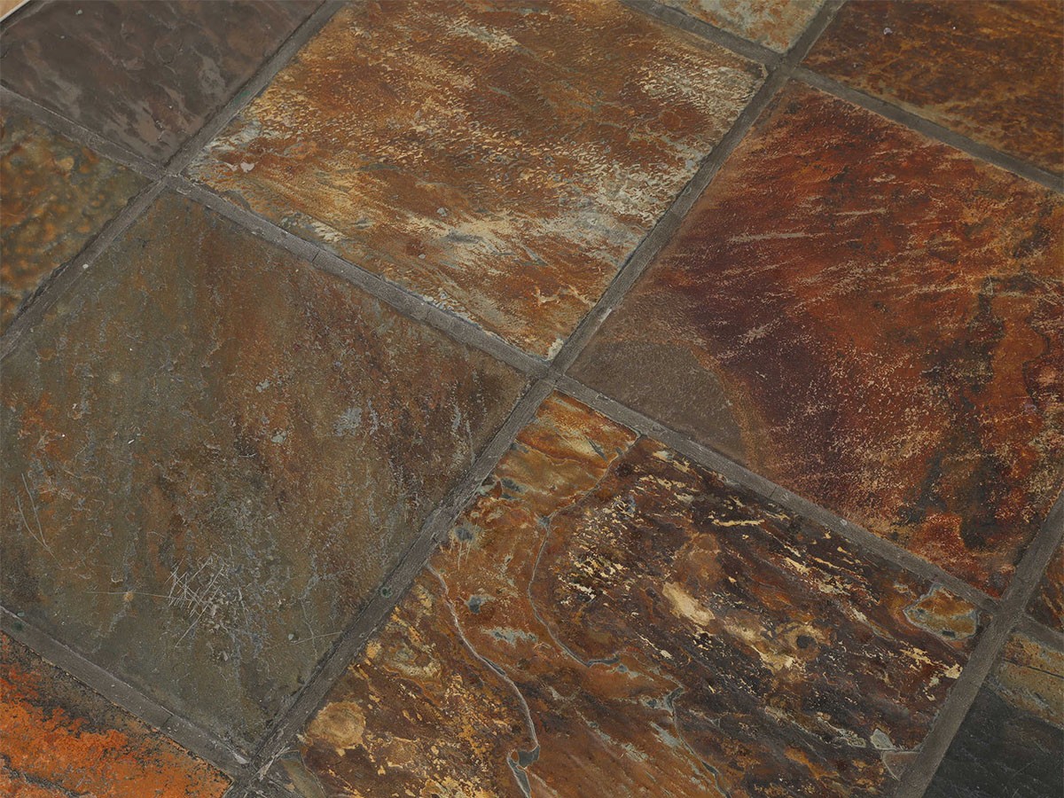 Lloyd's Antiques Real Antique
Tile Top Coffee Table / ロイズ・アンティークス デンマークアンティーク家具
タイルトップコーヒーテーブル QL008902 （テーブル > ローテーブル・リビングテーブル・座卓） 7